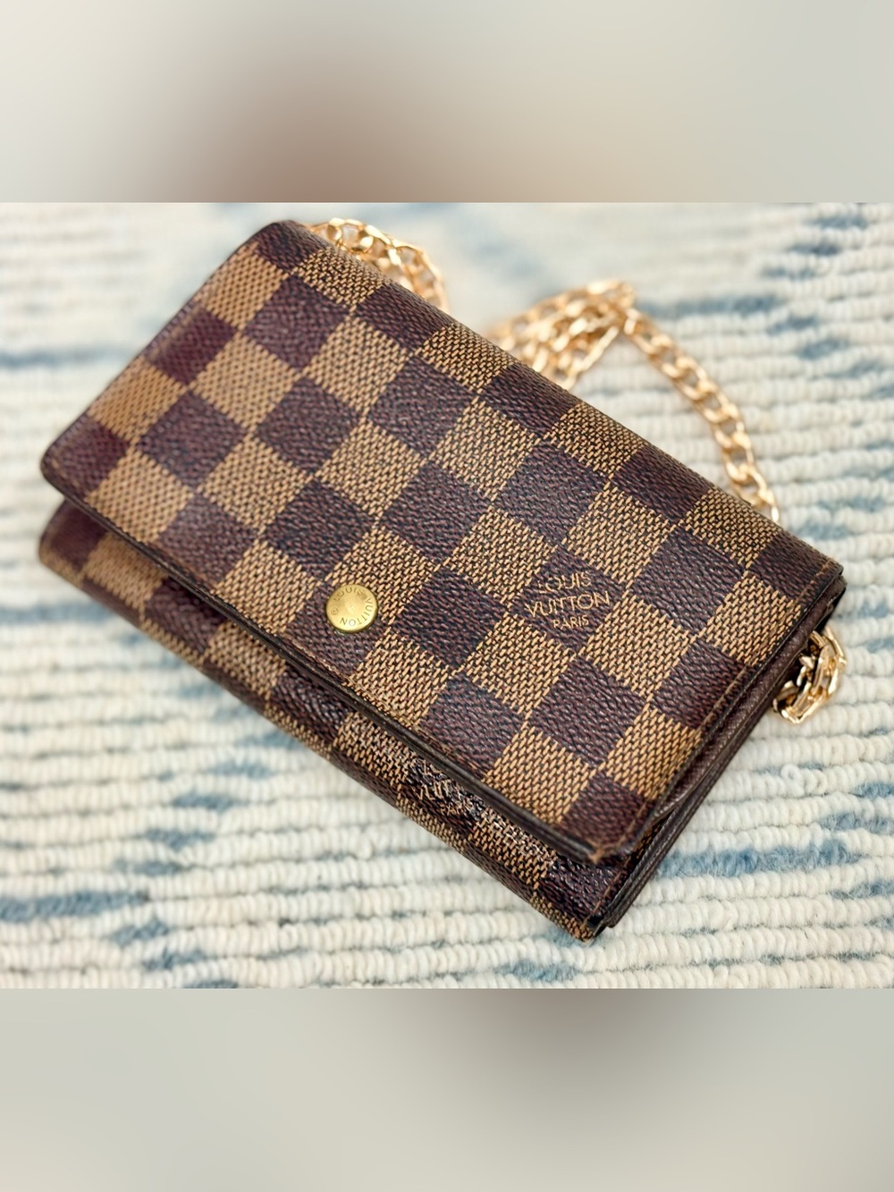 LOUIS VUITTON Vintage Y2K Damier Ebene Monogram Canvas Wallet W/ Crossbody - Picture 5 of 16